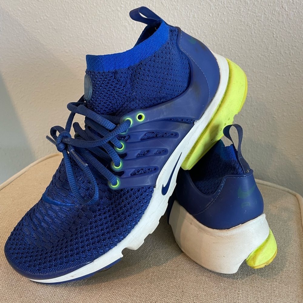 Mens size 10.5 Nike presto